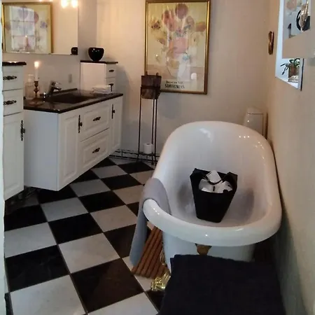 Homestay Hyggen Og Hulen Inkluderer Gratis Adgang Til 6 Svommehaller I Oplandet Norre Nebel