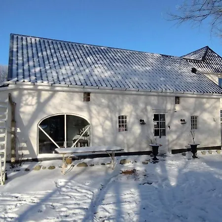 Hyggen Og Hulen Inkluderer Gratis Adgang Til 6 Svommehaller I Oplandet *