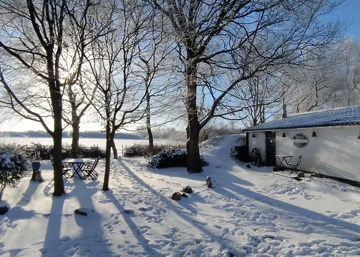 Hyggen Og Hulen Inkluderer Gratis Adgang Til 6 Svommehaller I Oplandet *