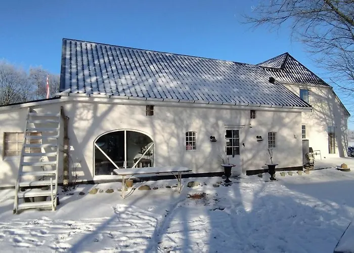 Hyggen Og Hulen Inkluderer Gratis Adgang Til 6 Svommehaller I Oplandet *